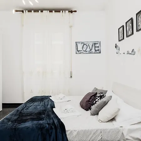 Apartment Center 8'minutes! Free Wi-fi & Netflix 'simona's Retreat' By Tilo