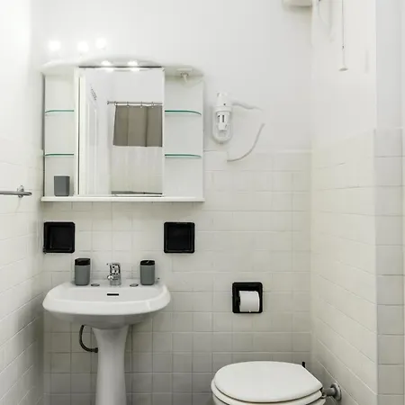 Center 8'minutes! Free Wi-fi & Netflix 'simona's Retreat' By Tilo Apartment